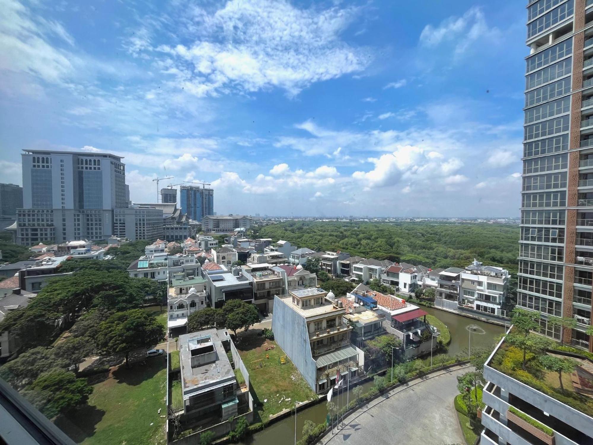 Gold Coast Pik Sea View Apartments By Longesuites Jacarta Exterior foto